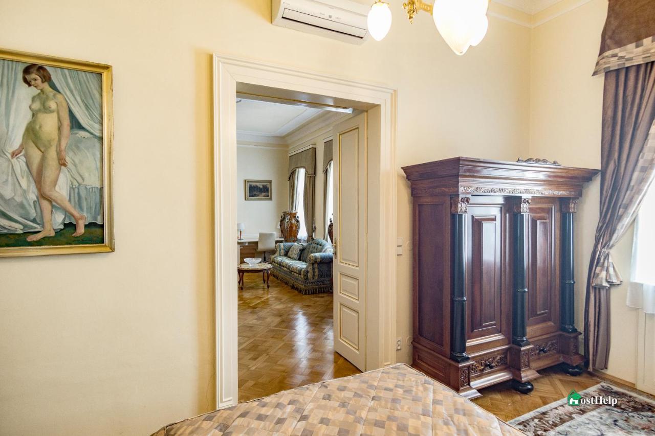 Two Bedroom Villa With Hot-Tub, Terrace And Garden, Wenceslas Square Praga Exterior foto