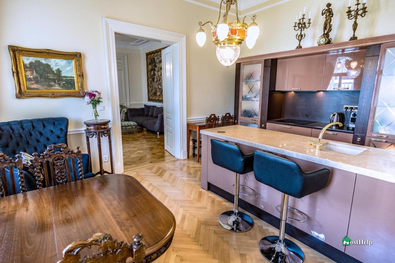 Two Bedroom Villa With Hot-Tub, Terrace And Garden, Wenceslas Square Praga Exterior foto