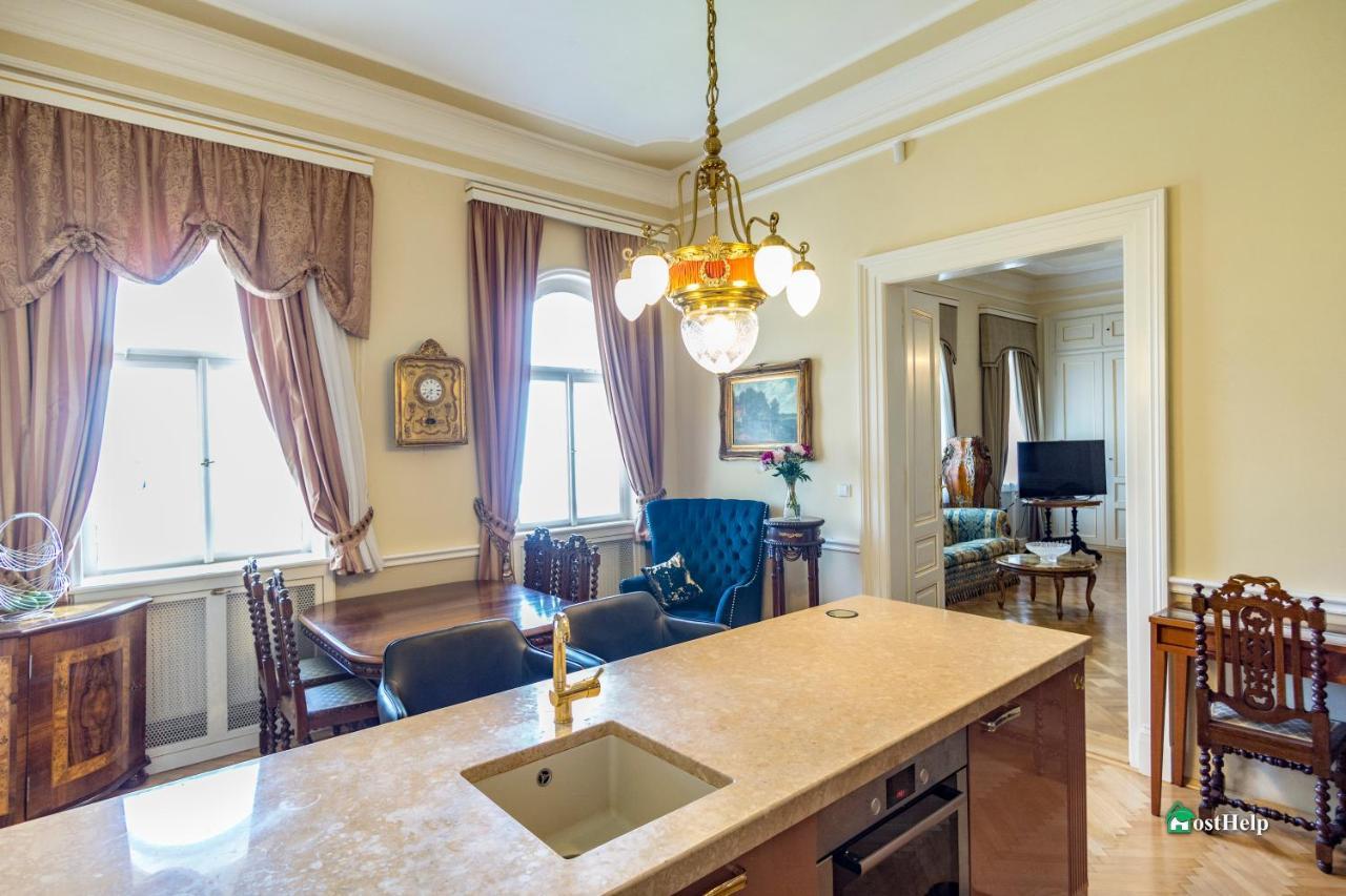 Two Bedroom Villa With Hot-Tub, Terrace And Garden, Wenceslas Square Praga Exterior foto