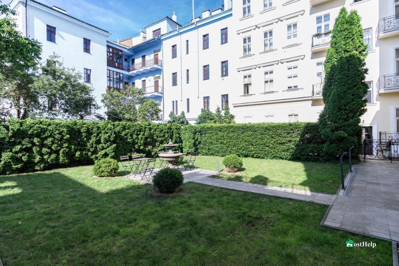 Two Bedroom Villa With Hot-Tub, Terrace And Garden, Wenceslas Square Praga Exterior foto
