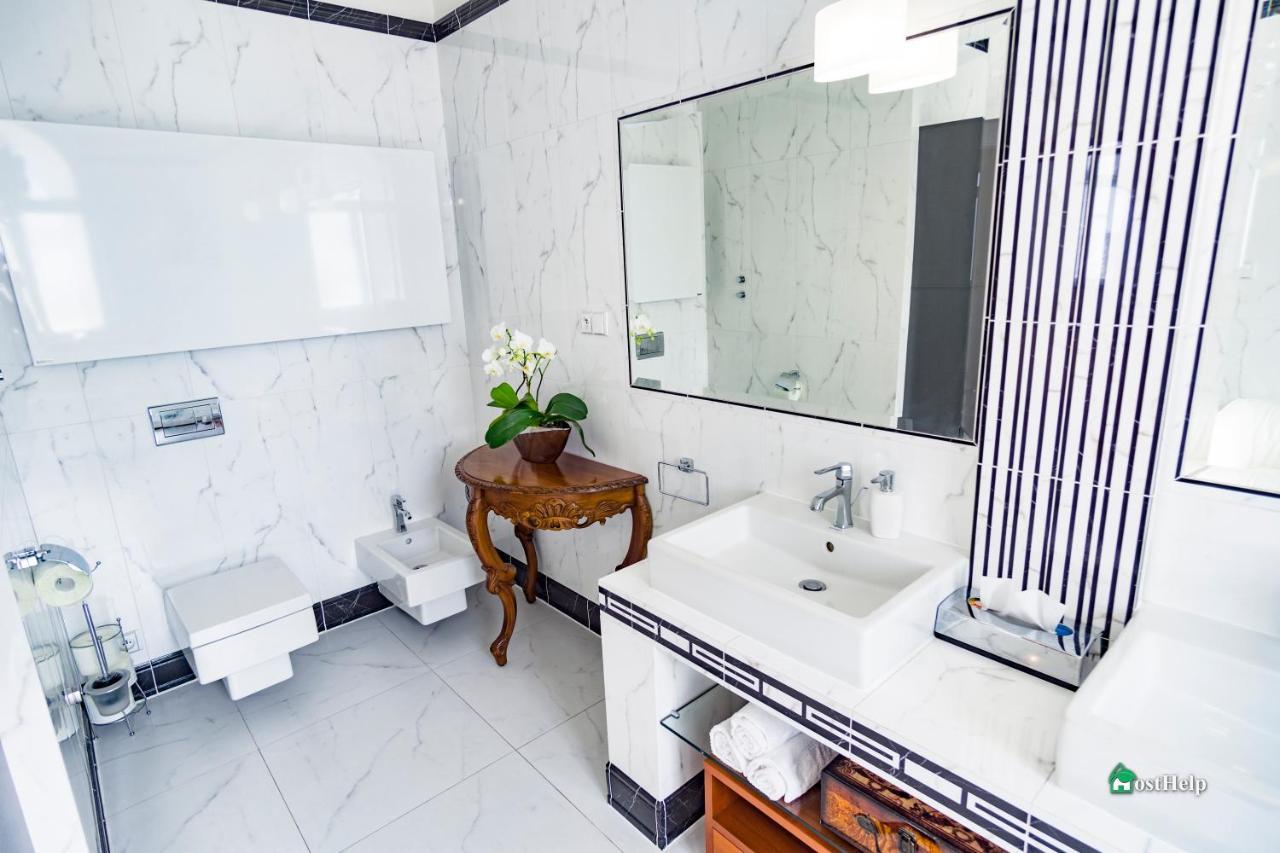 Two Bedroom Villa With Hot-Tub, Terrace And Garden, Wenceslas Square Praga Exterior foto