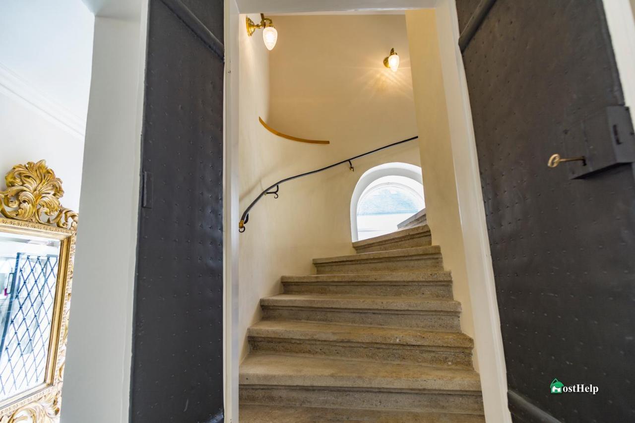 Two Bedroom Villa With Hot-Tub, Terrace And Garden, Wenceslas Square Praga Exterior foto