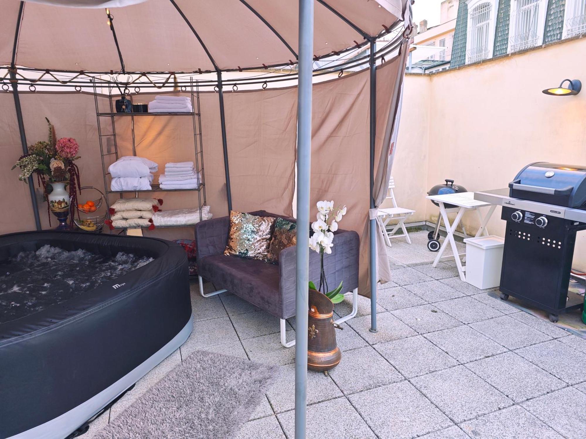 Two Bedroom Villa With Hot-Tub, Terrace And Garden, Wenceslas Square Praga Exterior foto