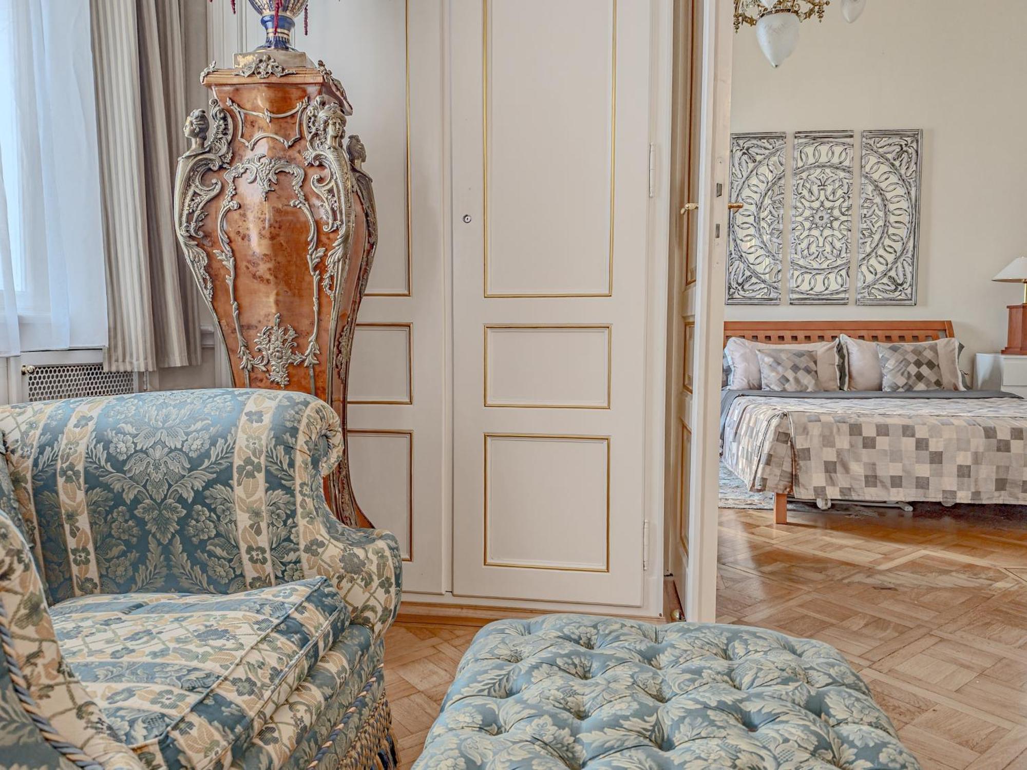 Two Bedroom Villa With Hot-Tub, Terrace And Garden, Wenceslas Square Praga Exterior foto