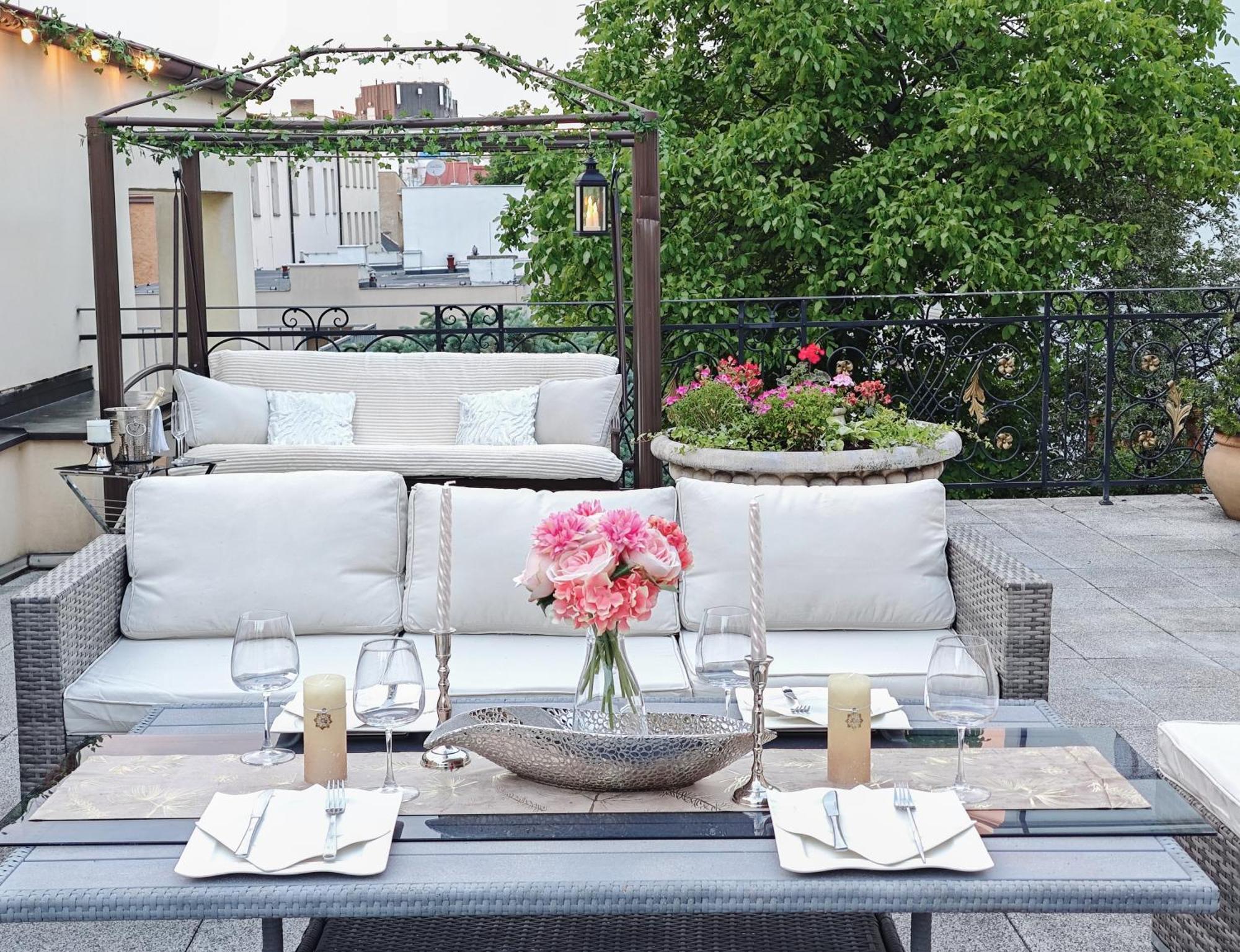Two Bedroom Villa With Hot-Tub, Terrace And Garden, Wenceslas Square Praga Exterior foto