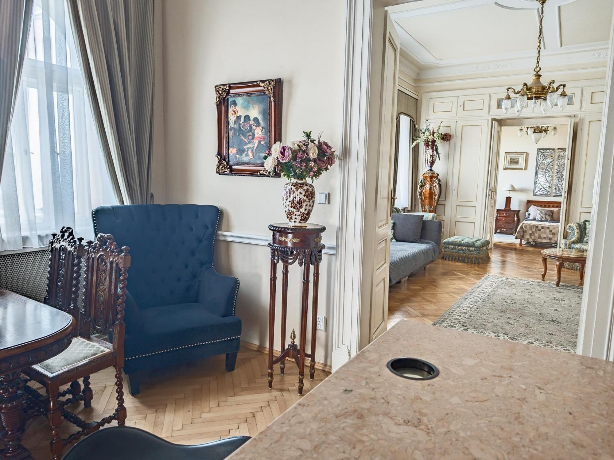 Two Bedroom Villa With Hot-Tub, Terrace And Garden, Wenceslas Square Praga Exterior foto