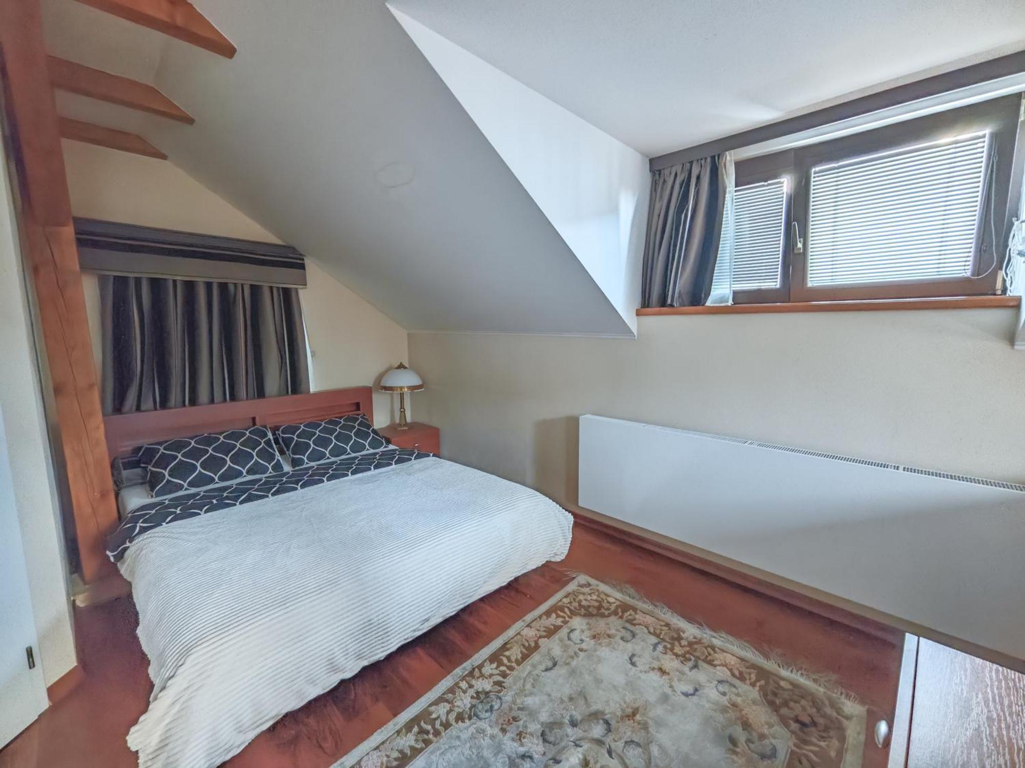 Two Bedroom Villa With Hot-Tub, Terrace And Garden, Wenceslas Square Praga Exterior foto